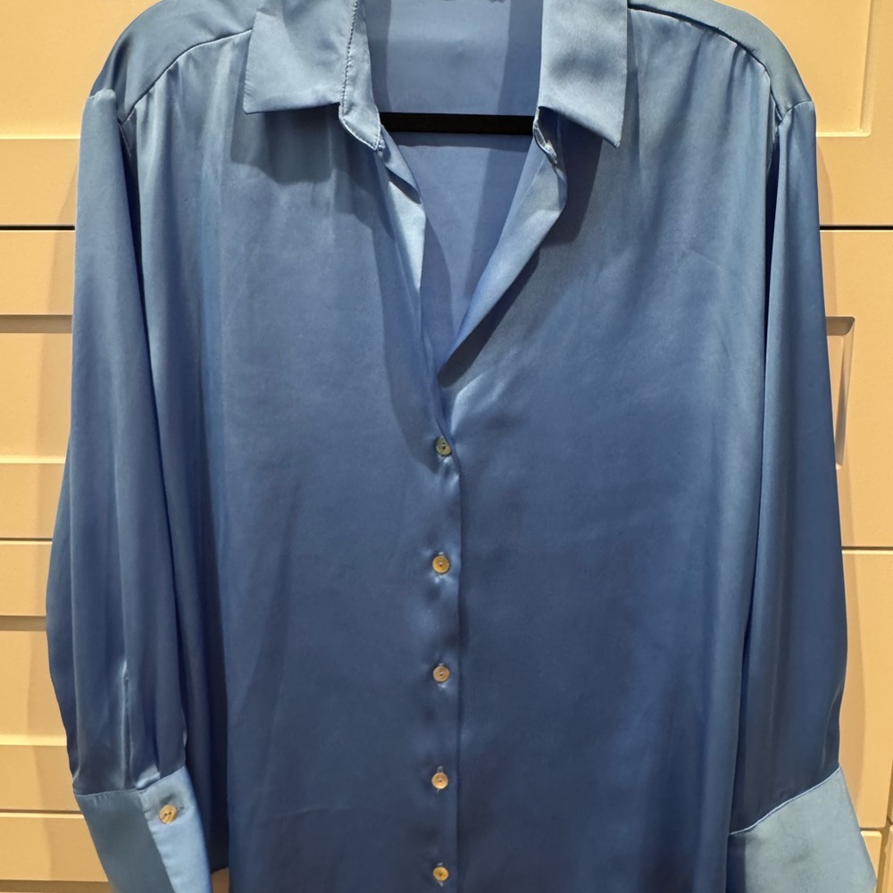 Zara Women's Blue Button Down Shirt